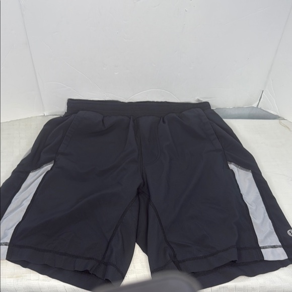 LULULEMON MENS SWIM TRUNKS BLACK GREY SIZE L - Picture 1 of 5
